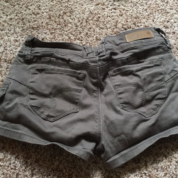 Shorts - Picture 2 of 3